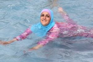 costum de baie puratat in islam - burkini